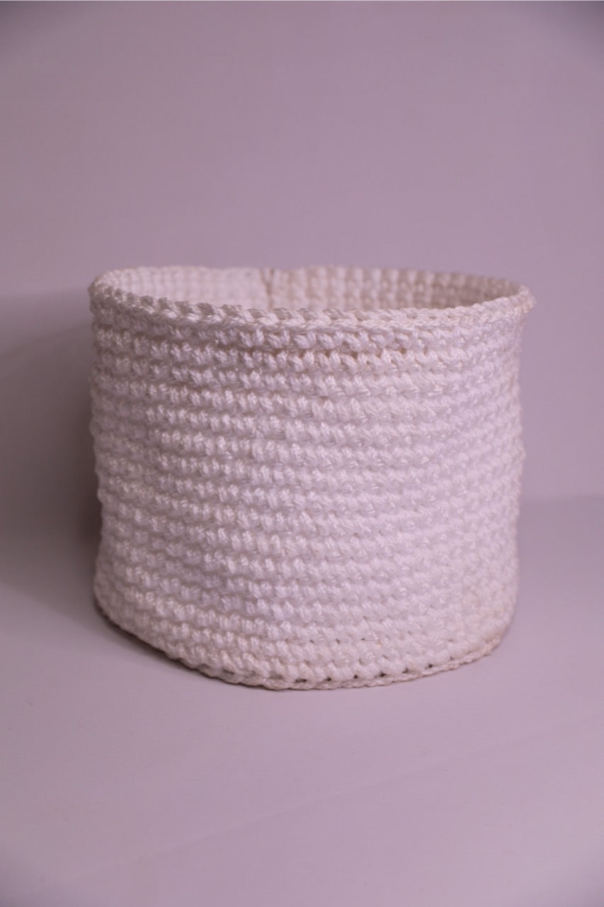 White Handmade Crochet Basket 100% polypropylene 